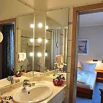 ホテル Rheinhotel Vier Jahreszeiten