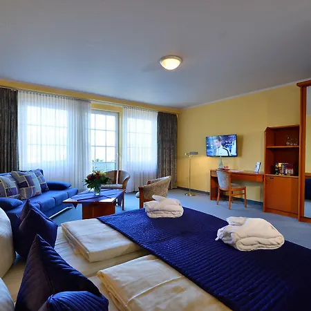 Rheinhotel Vier Jahreszeiten Отель Бад-Брайзиг