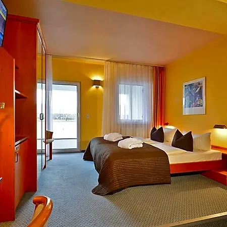 מלון Rheinhotel Vier Jahreszeiten באד ברייסיג