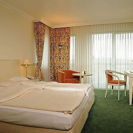 Rheinhotel Vier Jahreszeiten Отель 3*