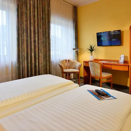Отель Rheinhotel Vier Jahreszeiten