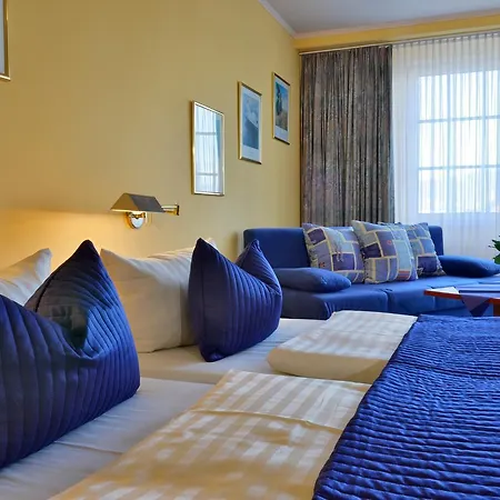Отель Rheinhotel Vier Jahreszeiten 3*