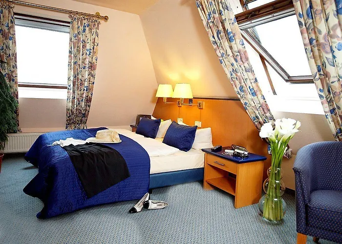 Hotel Rheinhotel Vier Jahreszeiten 3*