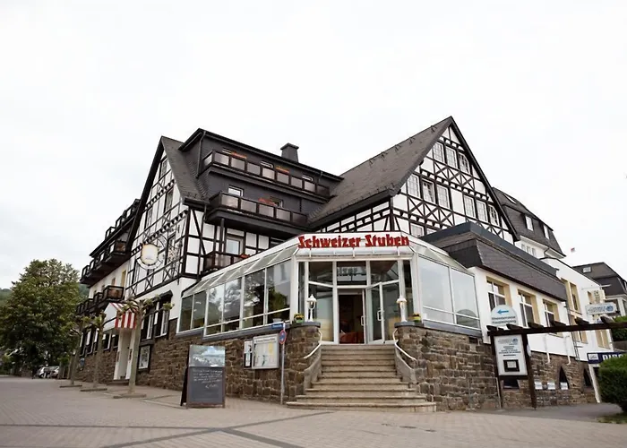 Rheinhotel Vier Jahreszeiten 巴特布雷希格