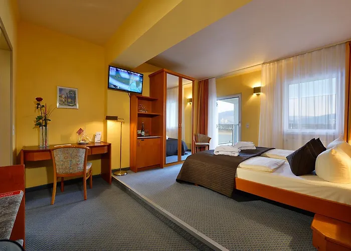 Rheinhotel Vier Jahreszeiten 酒店 巴特布雷希格